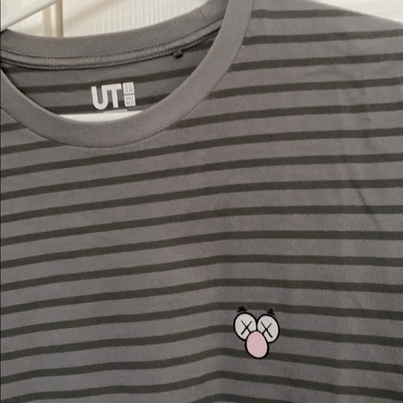 Uniqlo x kaws T-shirt - Picture 2 of 4